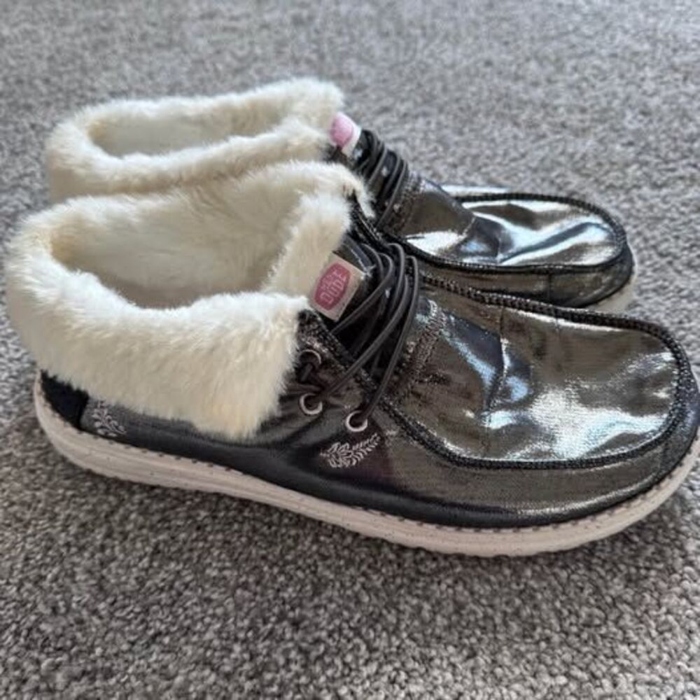 Hey Dude Metallic Faux Fur Lined Shoes women’s 10